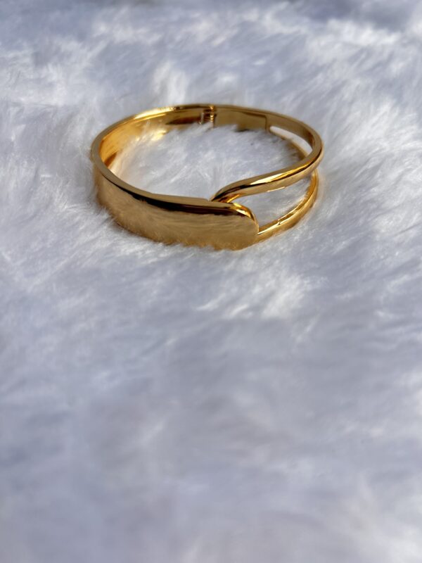 Anti Tarnish Gold Bracelet - Image 2