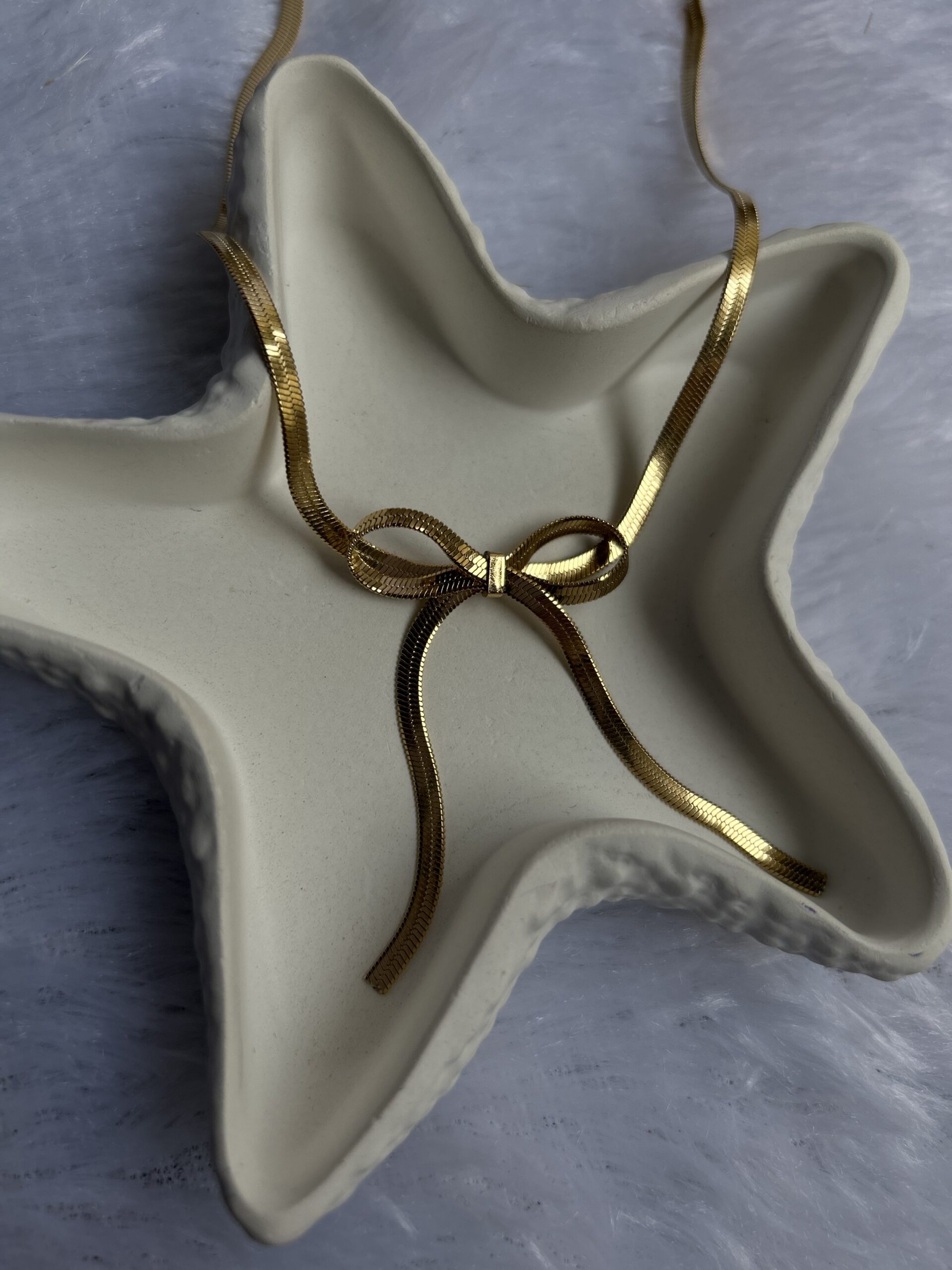 Gold bowknot Ribbon Necklace