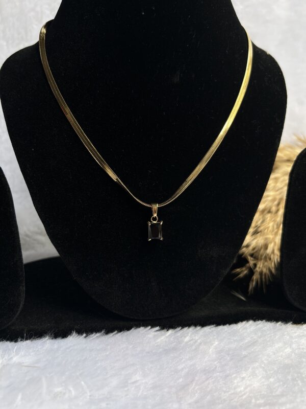 Anti Tarnish Black stone Pendant snake chain - Image 2