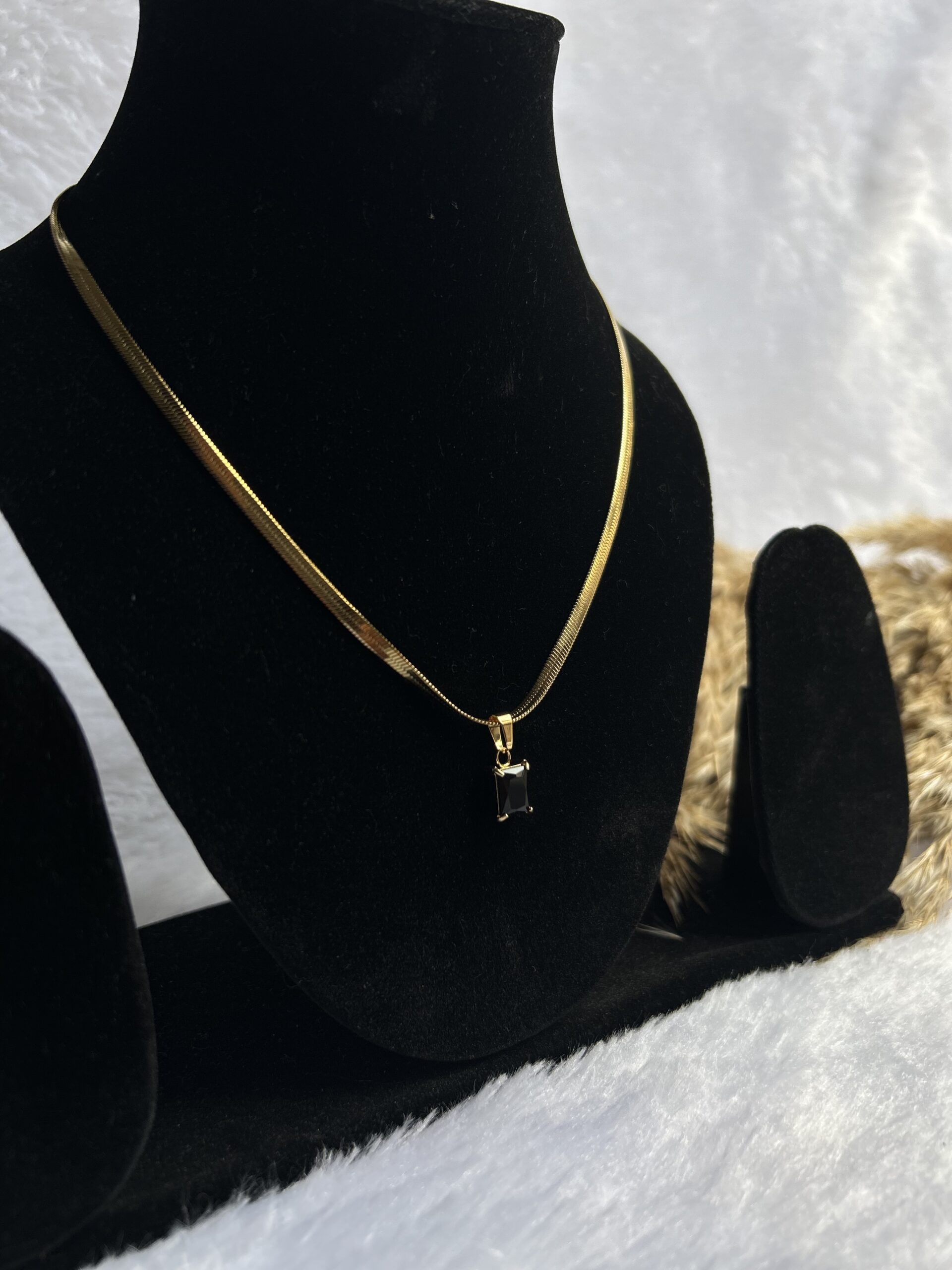 Anti Tarnish Black stone Pendant snake chain