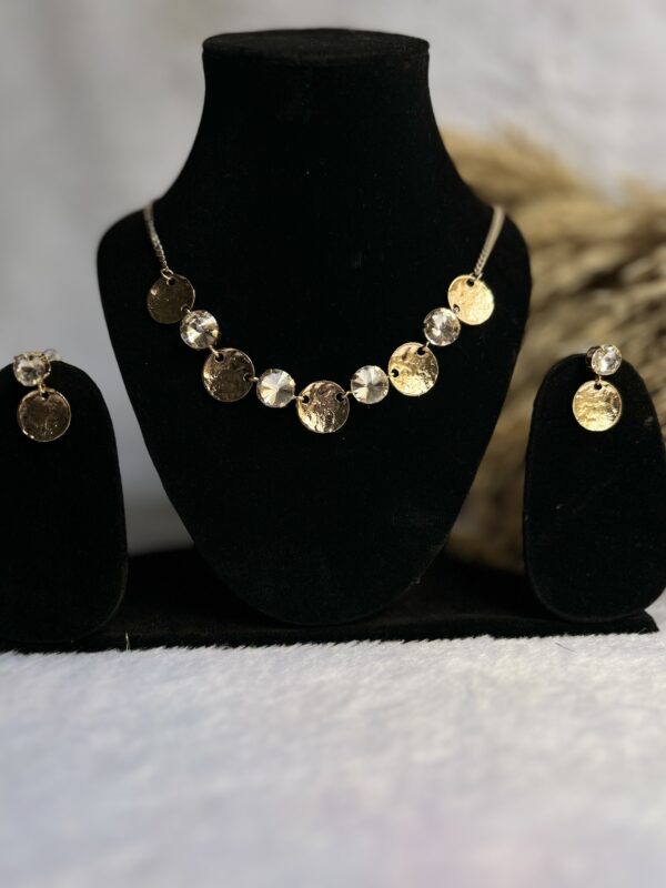 Anti tarnish stainless  crystal necklace set with earrings - Image 2