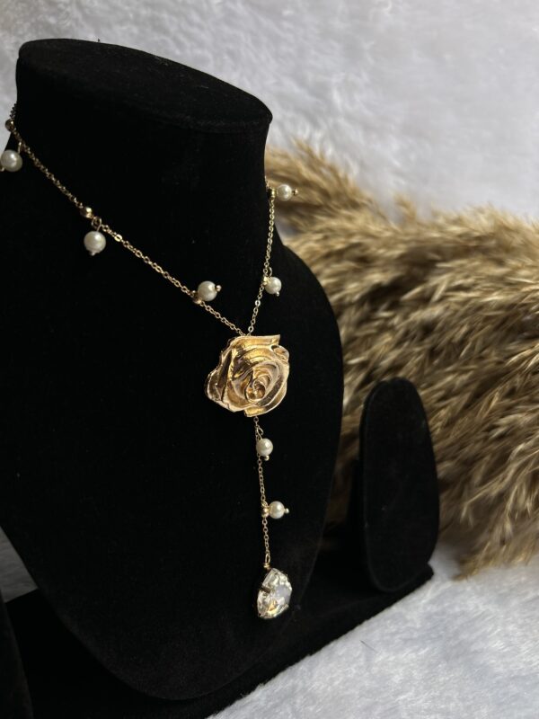 Stainless steel Golden Rose Crystal Necklace✨ - Image 2