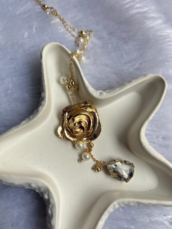 Stainless steel Golden Rose Crystal Necklace✨ - Image 3