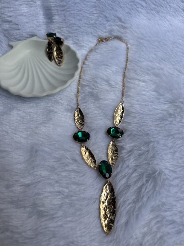 Anti-Tarnish Marquise Emerald Necklace Set With Earrings✨ - Image 4