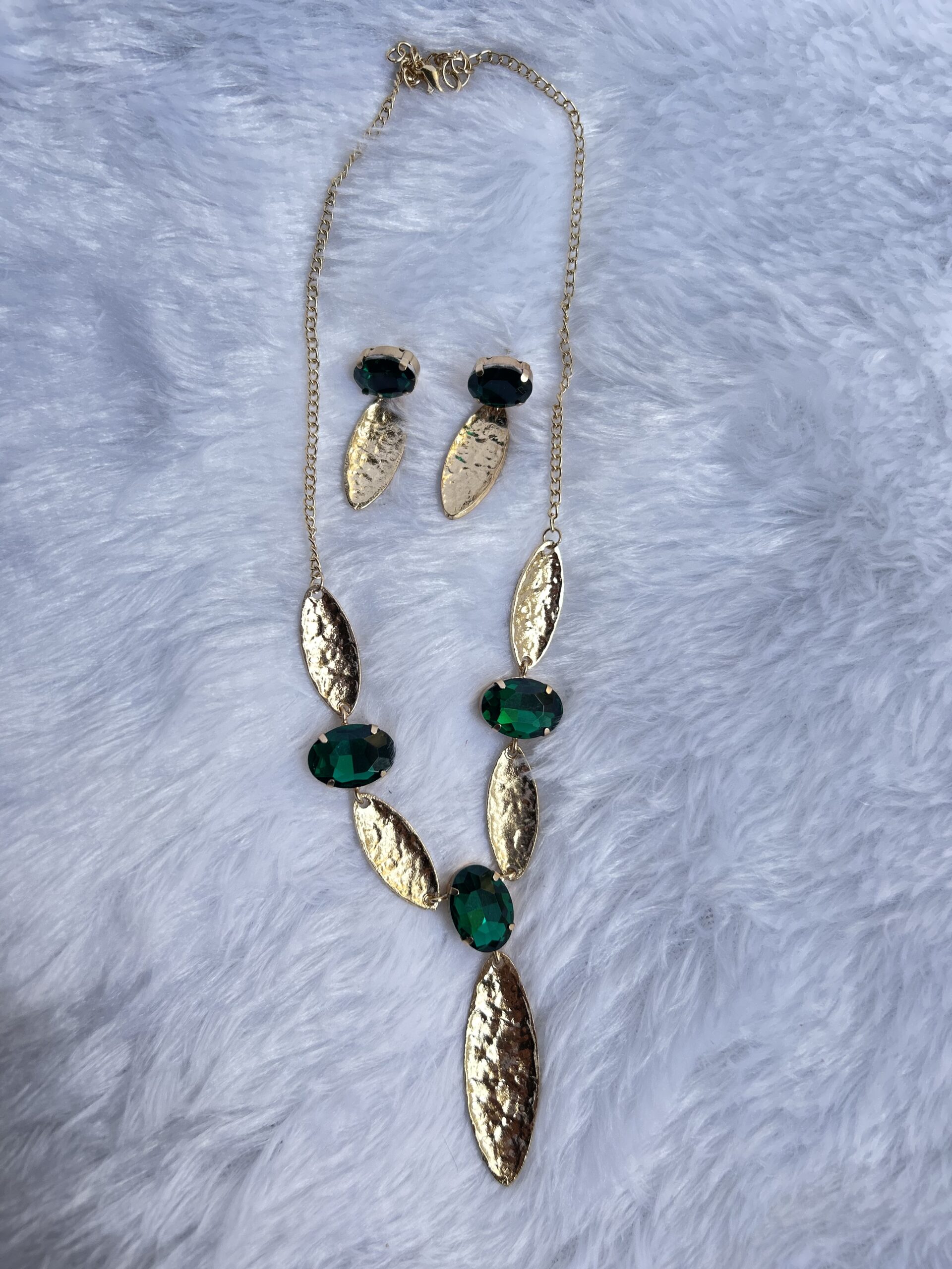 Anti-Tarnish Marquise Emerald Necklace Set With Earrings✨