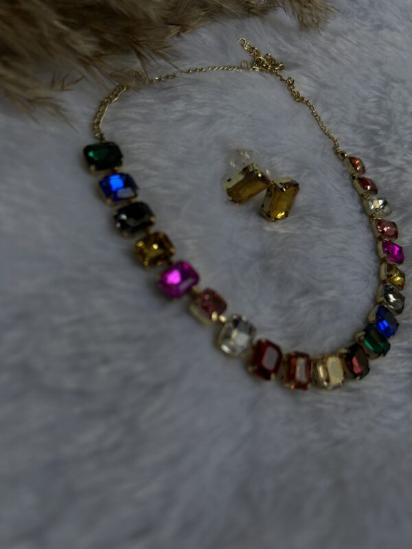 Multicolour Crystal Necklace Set With Earrings✨ - Image 3