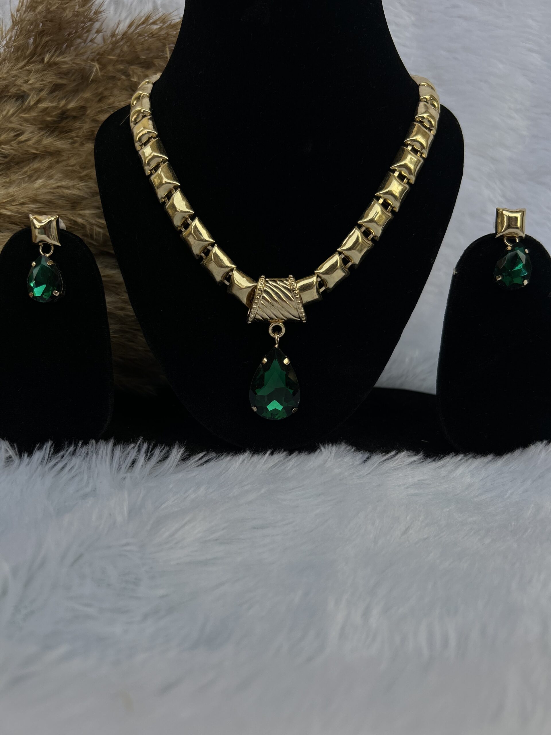 Anti-Tarnish Stainless Crystal Necklace Set With Earrings