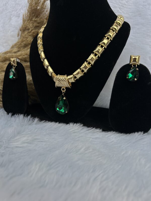 Anti-Tarnish Stainless Crystal Necklace Set With Earrings - Image 2