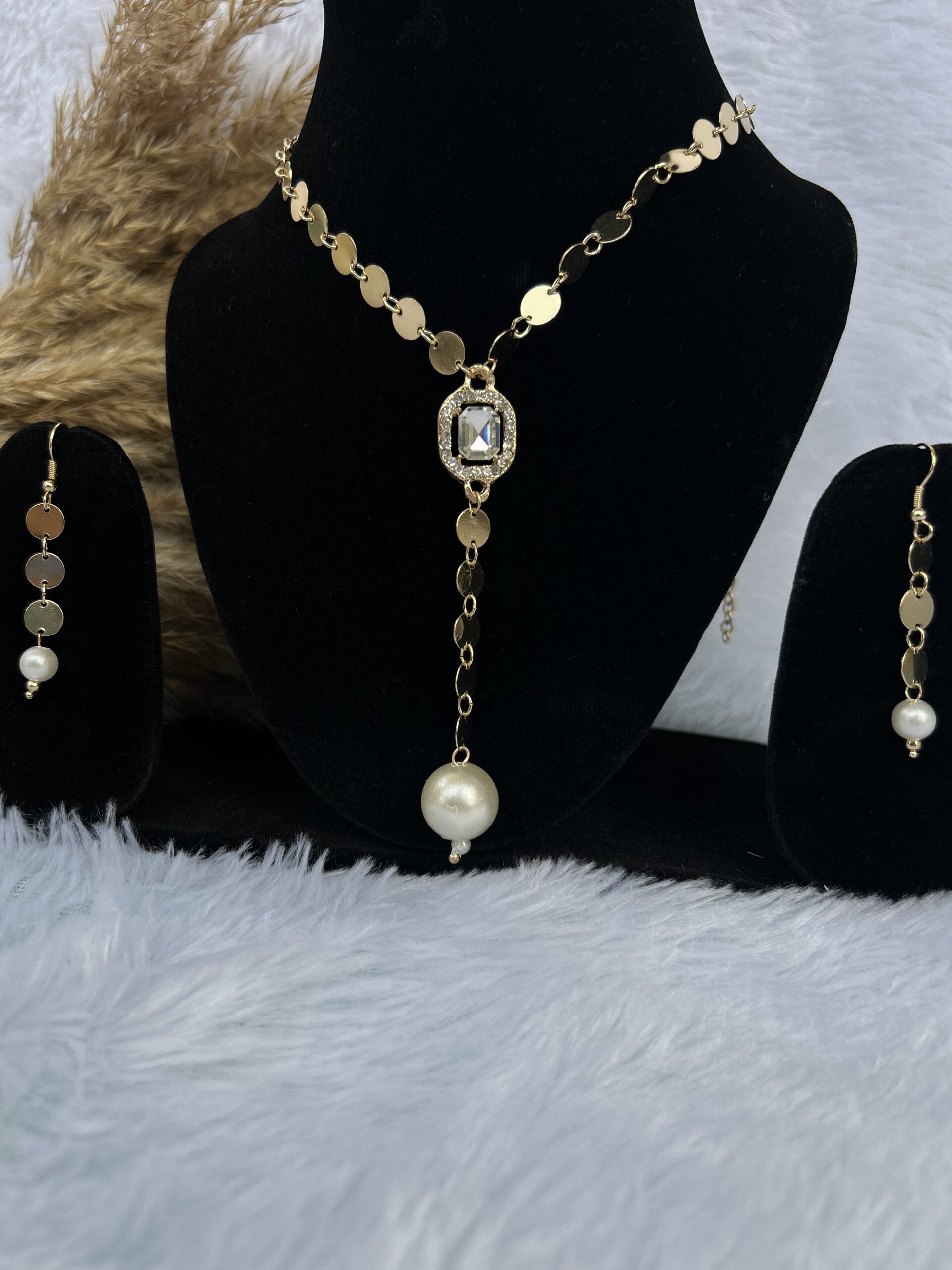 Anti-Tarnish Necklace Set With Earrings