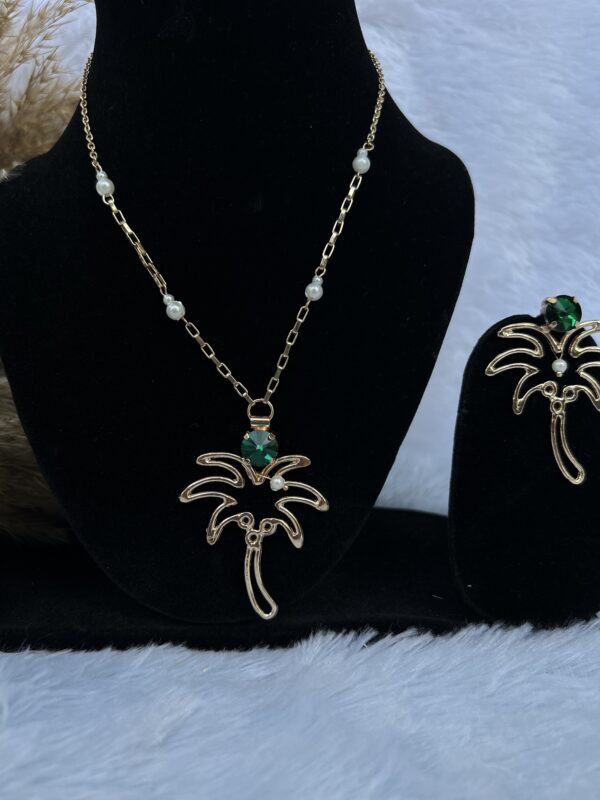 Anti-Tarnish Palm Tree Necklace Set With Earrings - Image 3