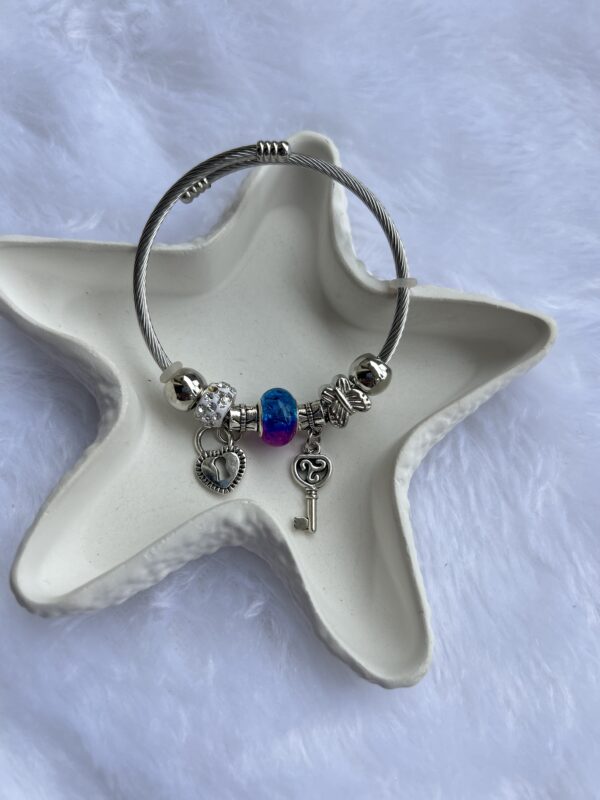 lock and key pattern bracelet - Image 2
