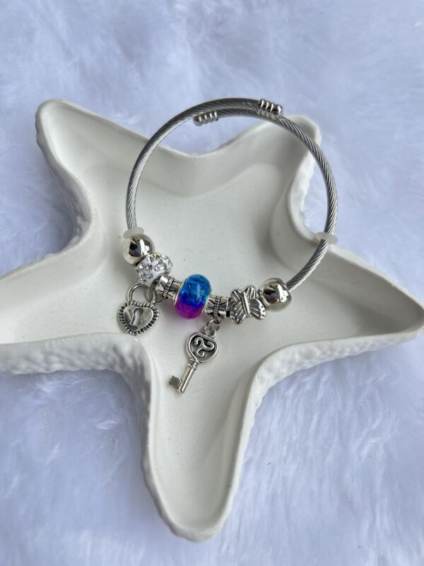 lock and key pattern bracelet