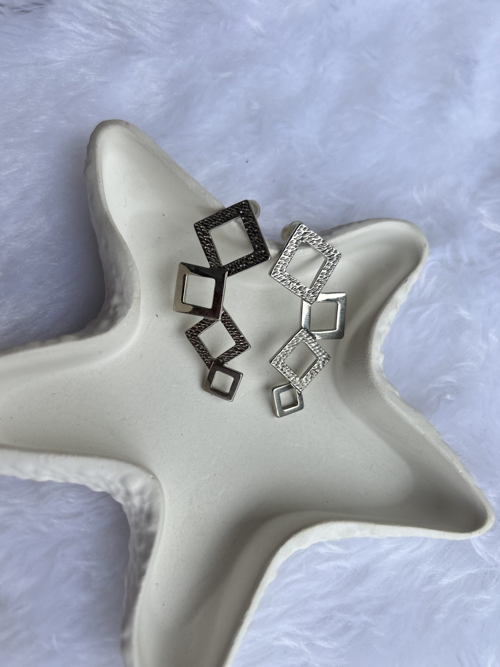 Silver zigzag hanging